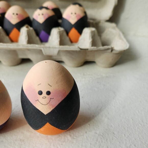 Hand-Painted Vampire Eggs, Halloween Decor, Alternative Ester, Cute & Creepy - Picture 3 of 10